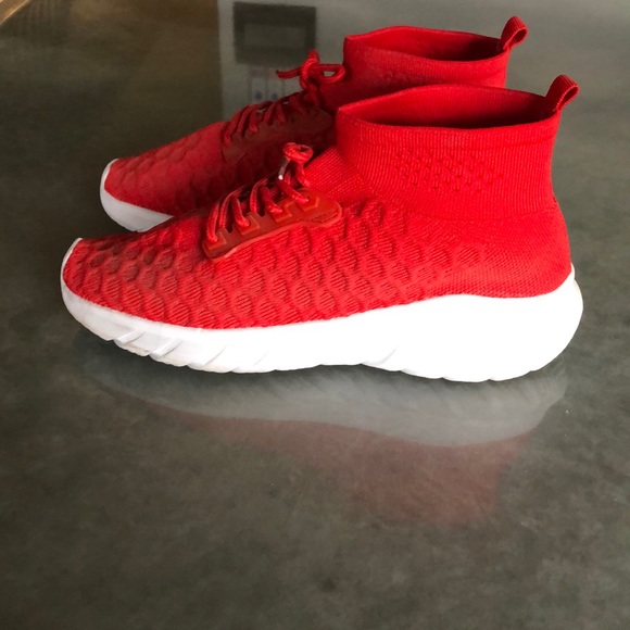 Sneakers - Picture 2 of 3